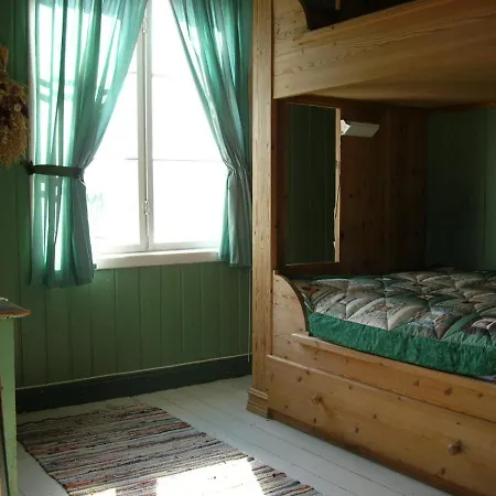 Bed & Breakfast Nedre Berg Gard 3*