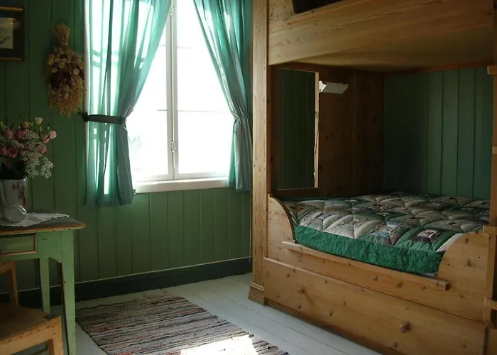 Bed & Breakfast Nedre Berg Gard 3*